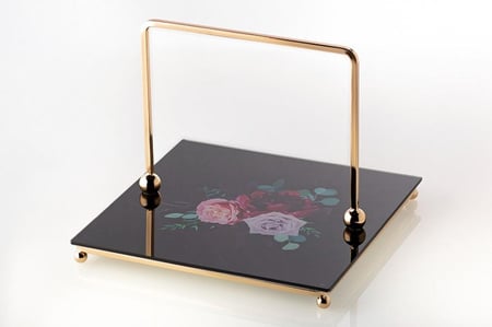 صحن تقديم زجاج اسود بحامل معدن ذهبي