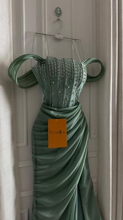 فستان سهرة تطريز يدوي لمعه