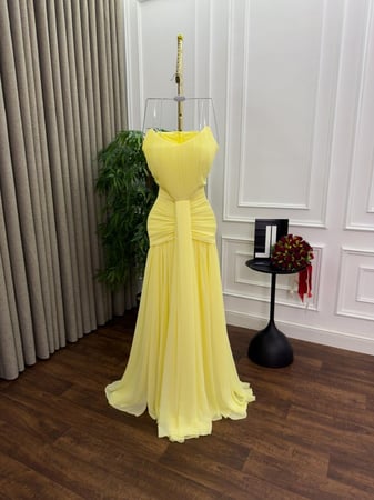 فستان ناعم بكسرات راقية