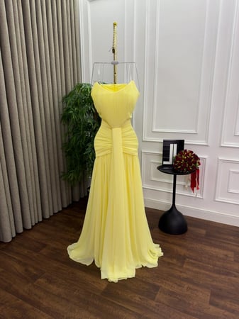 فستان ناعم بكسرات راقية