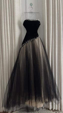 فستان سهرة جوخ مطرز لول لمعه