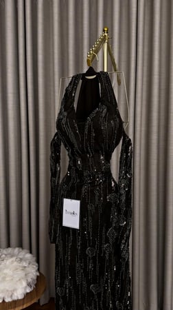 فستان سهرة زيتي مطرز فخم