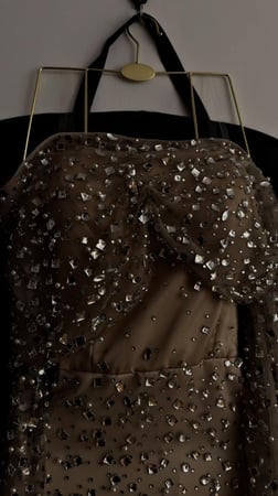 فستان تفته استرتش تل مطرز فصوص كرستال راااقي