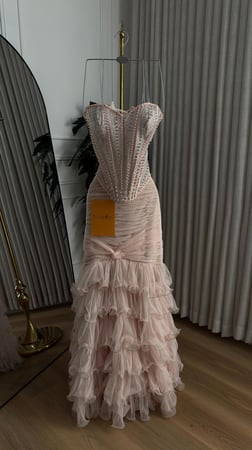 فستان سهرة منفصل قطعتين بقصة كورسيه