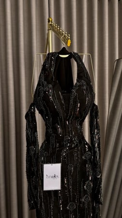 فستان سهرة زيتي مطرز فخم