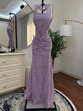 فستان سهرة دانتيل بتطريز خرز على تل