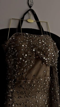 فستان تفته استرتش تل مطرز فصوص كرستال راااقي