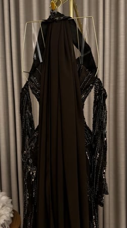 فستان سهرة زيتي مطرز فخم