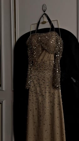 فستان تفته استرتش تل مطرز فصوص كرستال راااقي