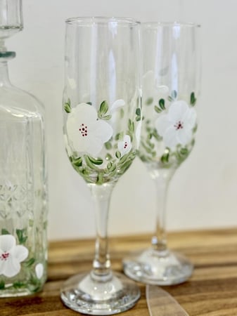 طقم كيك ملكة مرسوم يدويًا حسب الثيم | تصميم حسب الطلب