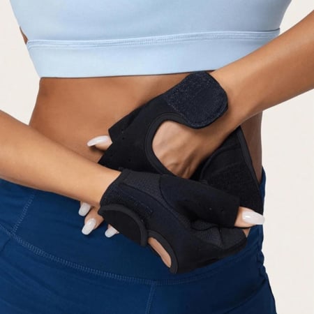 قفازات رياضيه لون اسود