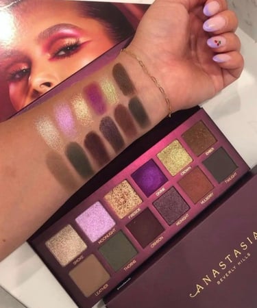 باليت شدو انستازيا FALL ROMANCE