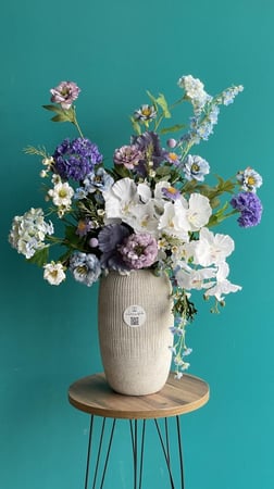 فازة الجمال ورد صناعي