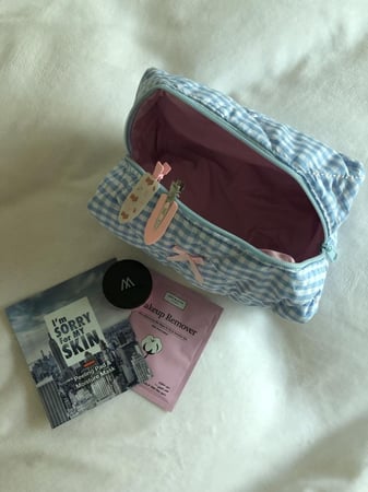 شنطة ميك اب كارو بلو