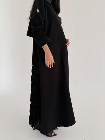 العنود | عباية صيفية كريب إندونيسي قصه جاكت كسرات ثري دي