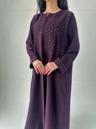 ريتاج | عبايه كريب اندنوسي نص كلوش دردوزي شك اللون عنابي