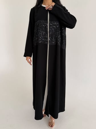 عبايه سوداء