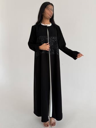 عبايه سوداء