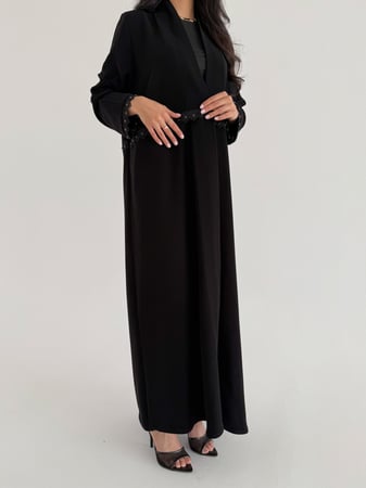 الجوهرة | عباية صيفية كريب إندونيسي بكلفة مع لؤلؤ بالمنتصف