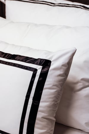 طقم ملكي فندقي فيكتوريا مع حواف 9 قطع