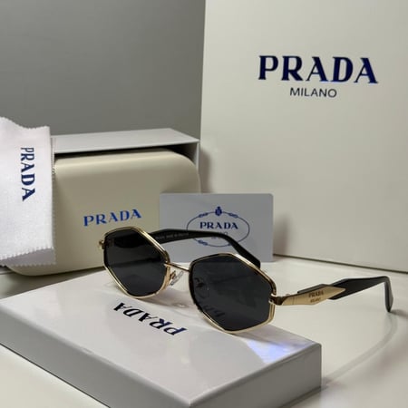 نظارة برادا بعدسة سداسية باللون الذهبي والاسود