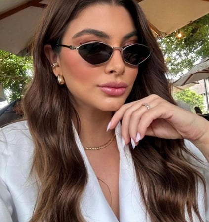 نظارة ميو ميو باللون الذهبي سداسي بعدسة باللون الاسود