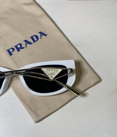 نظارة Pرادا بذراع معدني - متوفرة بلونين
