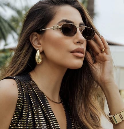 نظارة ميو ميو  باللون الذهبي عدسة سوداء