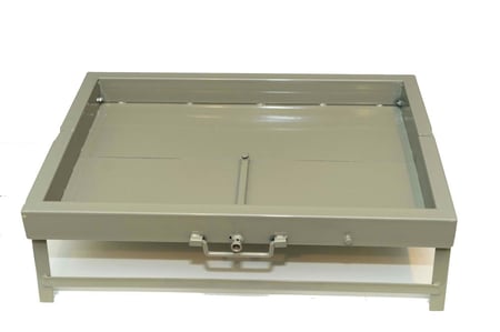 منقل نار صفط باربعة ارجل المطور مع لي وجراب