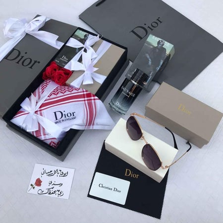 طقم ماركه ديور