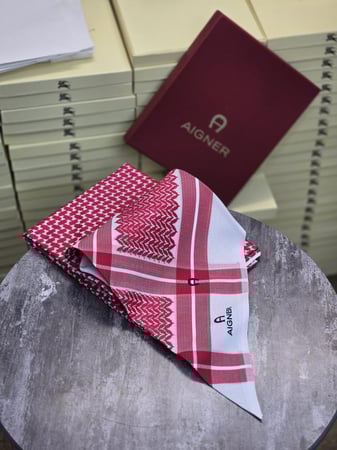 شماغ اقنر احمر