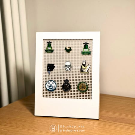 ستاند البروشات المكتبي بتصميم عملي وفريد