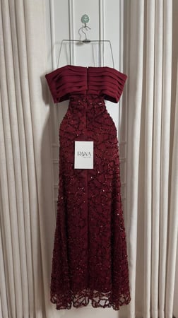 فستان أوف شولدر خمري أنيق