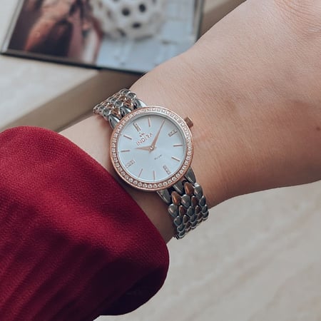 ساعه نسائيه  أنديرا