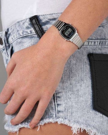 ساعة رقمية نسائي من كاسيو LA670WA-1DF