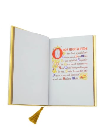 دفتر سنووايت بغلاف سميك و تفاصيل محفوره بشخصيات الاقزام السبعه