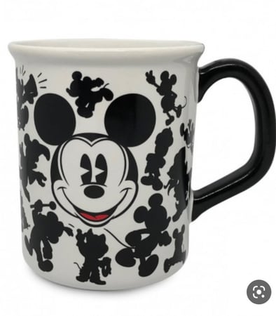 كوب ميكي السحري يتلون بالحراره