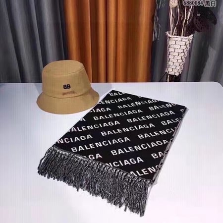 سكارف بالنسياغا بلونين