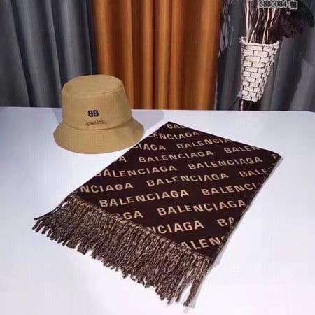 سكارف بالنسياغا بلونين