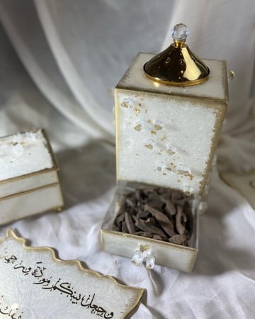 مبخرة بدرج بخور