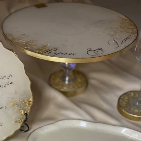 ستاند كيك بقاعدة كرستال ب اسماء العرسان