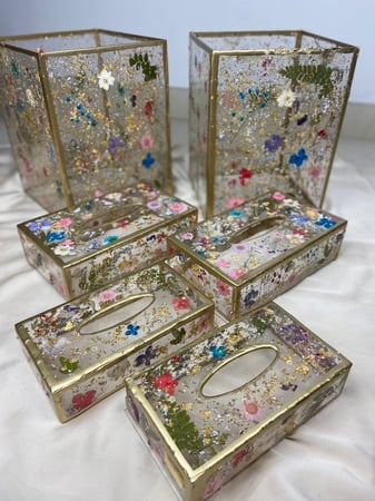 علبة مناديل كبيره