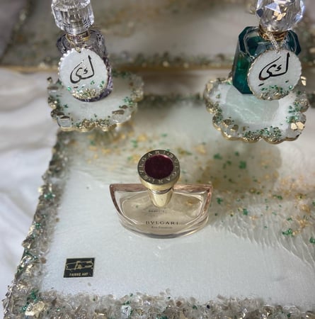 صينية عطور ب 3 قواعد كرستال