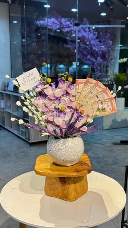 فازة ورد صناعي