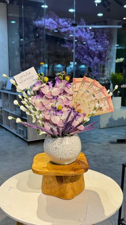 فازة ورد صناعي