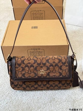 شنطة يد كوتش ماستر