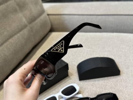 نظارات شمسية من برادا هاي كواليتي