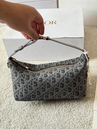 شنطة يد ديور ماستر