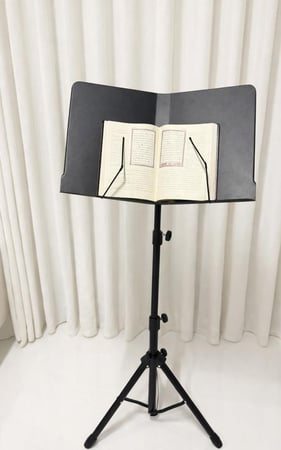 ستاند حامل المصحف طويل