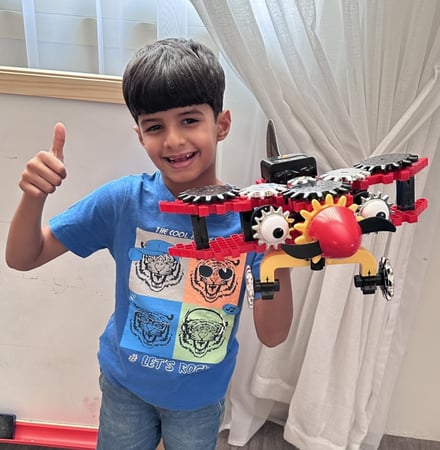 تركيب طائرة الأتراس العبقرية